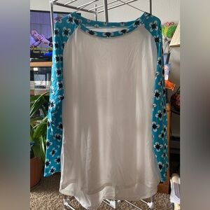 NWOT-Stylish White and Blue Women's Lounge Top
